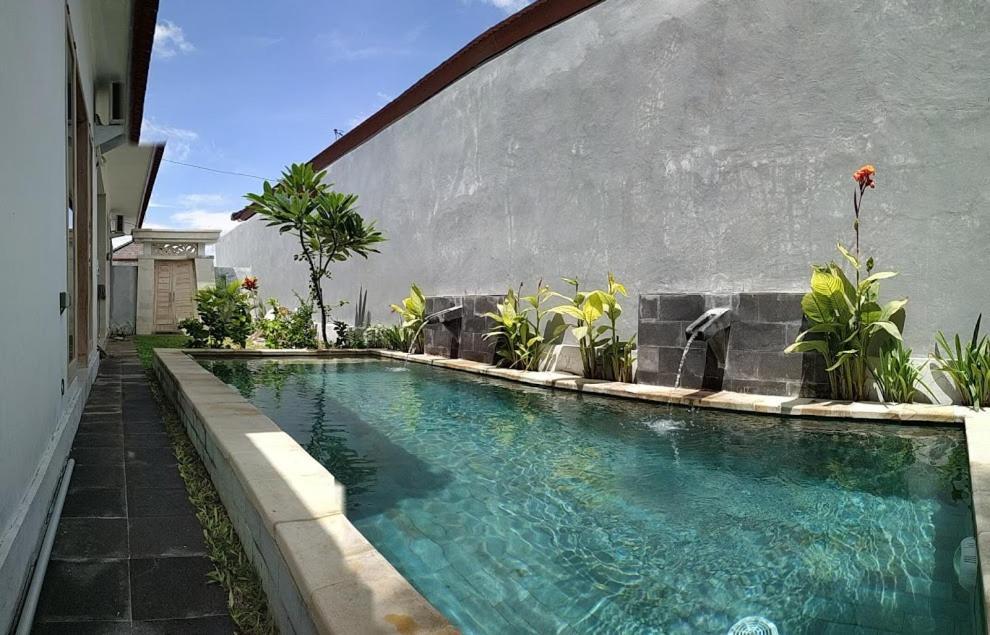 Villa Santika Banjar  Luaran gambar
